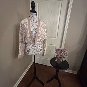 VENUS Beige and White Granny Square Patterned Women's Shrug
